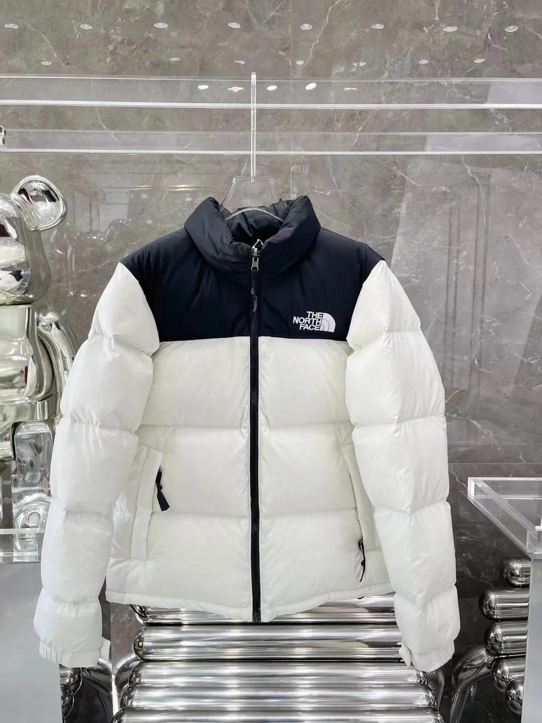 Quality 【The North Face 1996Nuptse 1996/Classic / / 】 ： The North Face" 、 。 The North Face" 。 The North Face。 。 , 。 The North Face" , Yosemite Half Dome, 。 + ： ✅ ：RDS Quality 700 / 280g ✅ ： ✅ ：YKK ISO 9000Quality ZP ✅ ：340TPremium ✅ ： ， ， Lightweight 。 ： ： DWR (DWR ） ～ ： 700 （RDS ) 1990 ， ， ， ， Lightweight 。